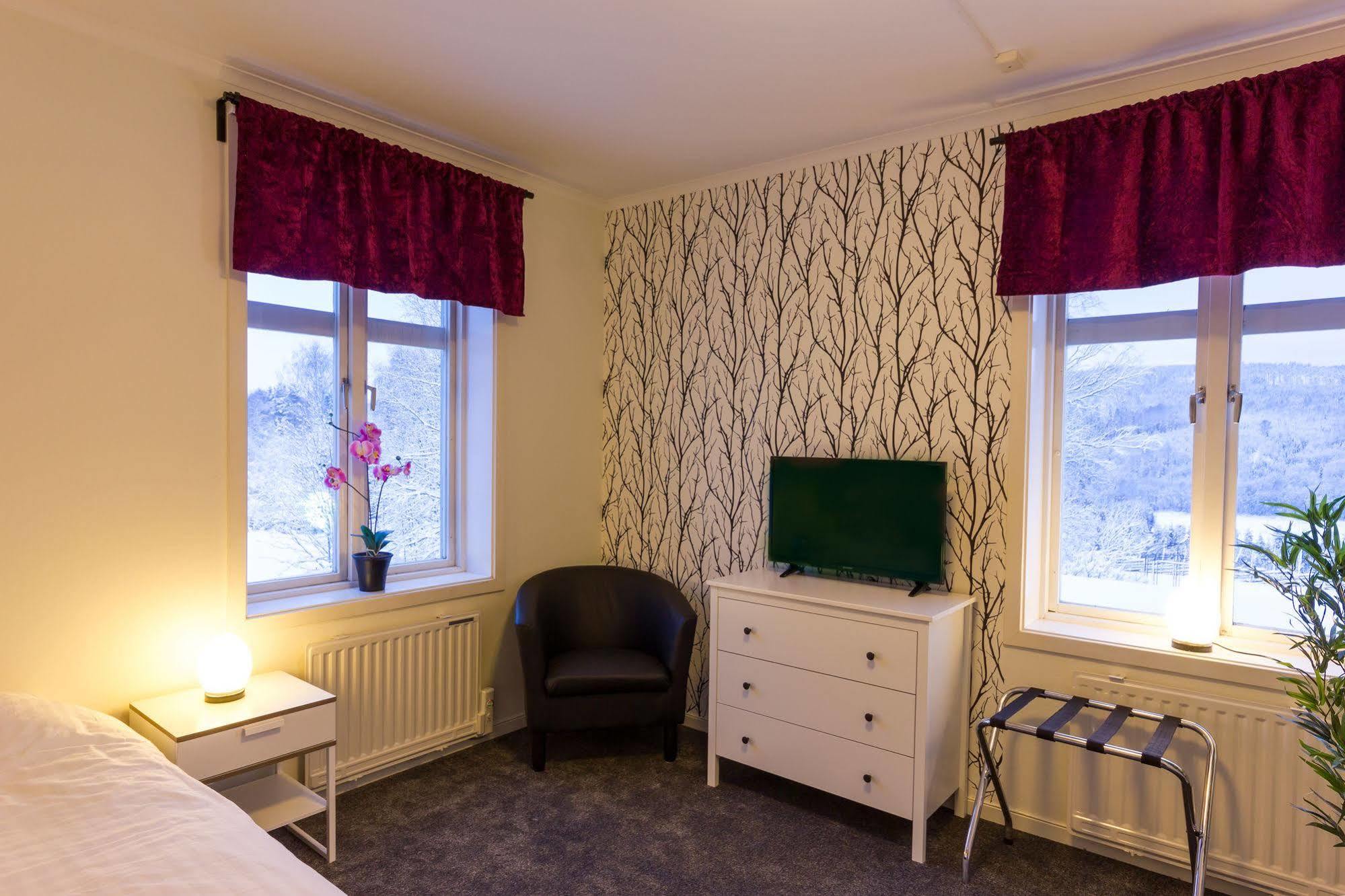 Hotell Restaurang Naemforsen Näsåker 外观 照片